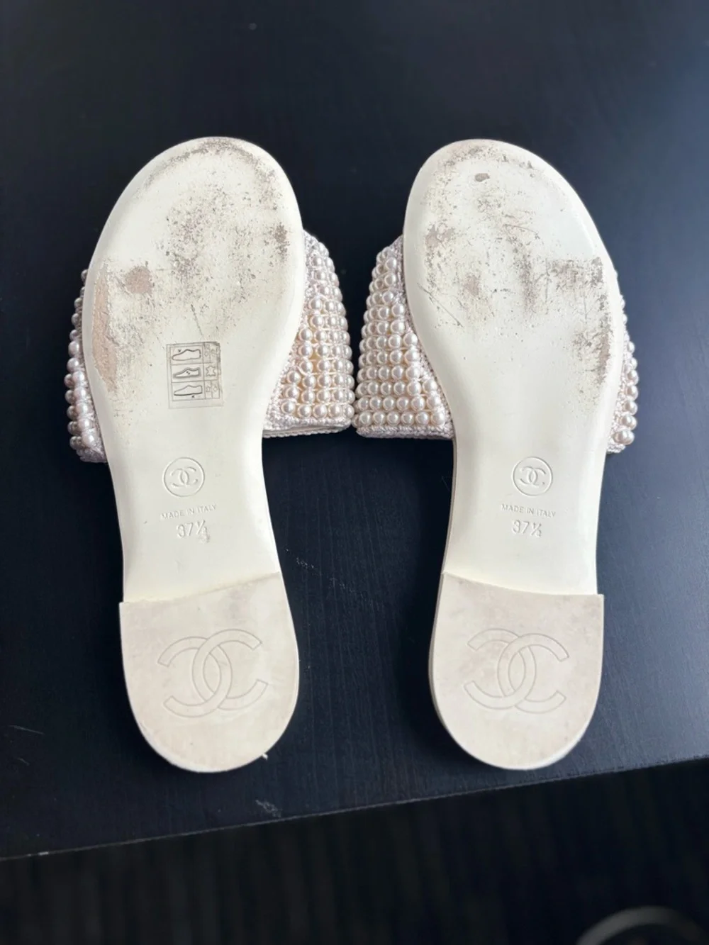EUC Chanel 2025 CC Logo Interlocking Pearl Slides Size 37.5
